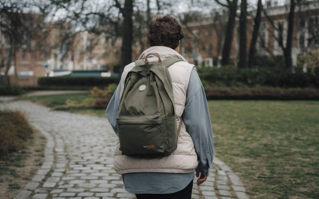 « Les secrets pour réduire son empreinte carbone au quotidien : astuces pratiques et accessibles »