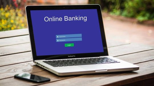 Ouvrir un compte en ligne gratuitement : quelle banque choisir ?